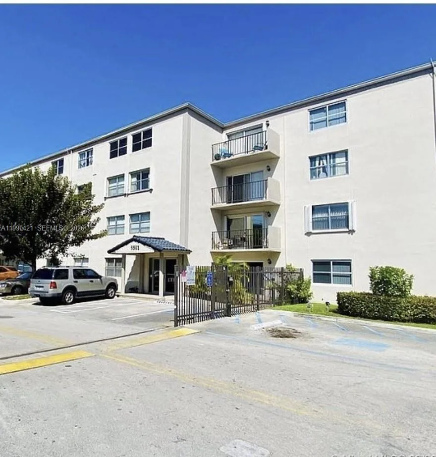 5501 NW 7th St # E219, Miami, FL 33126 photo 2