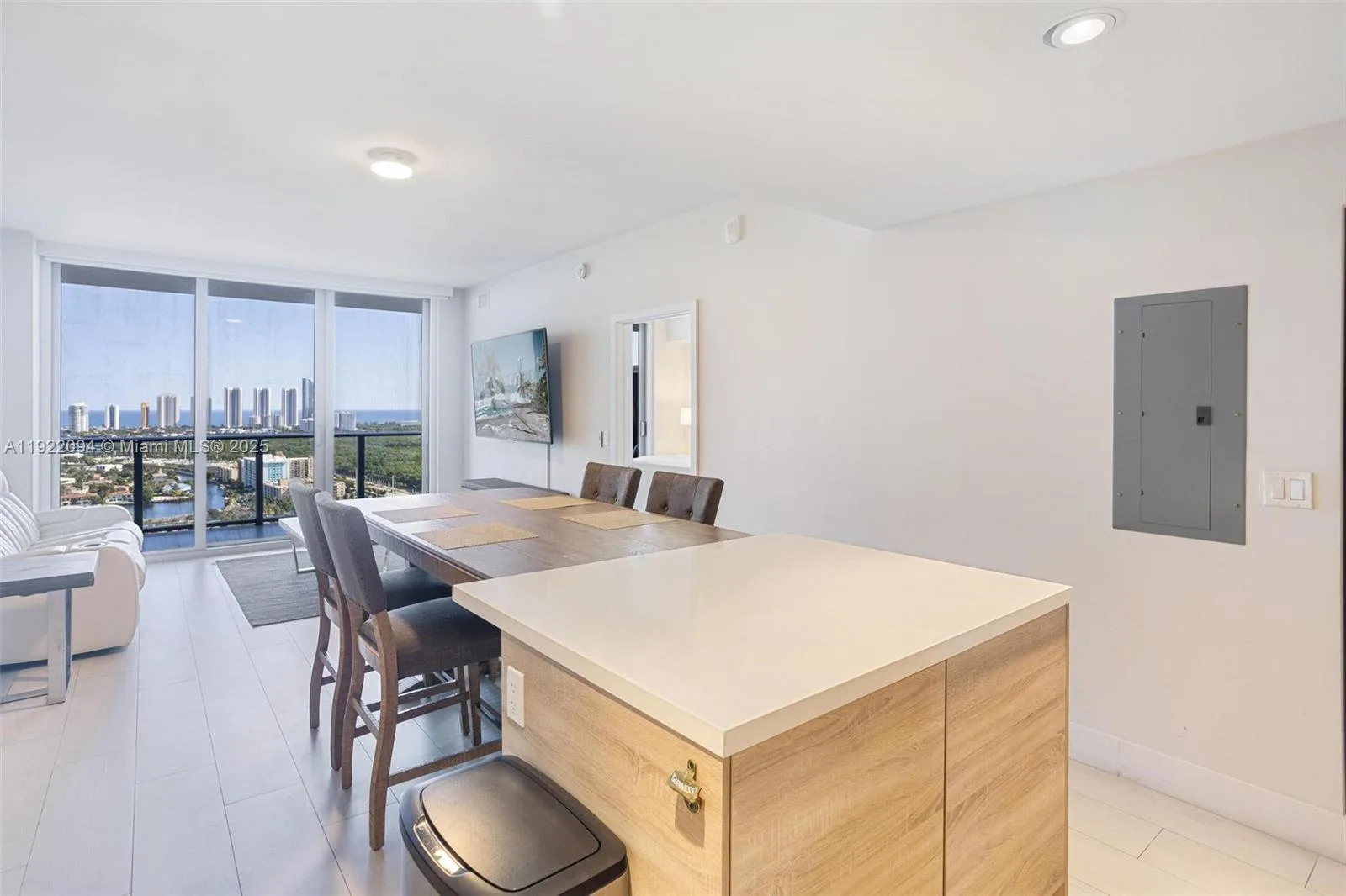 16385 Biscayne Blvd # 3016, North Miami Beach, FL 33160