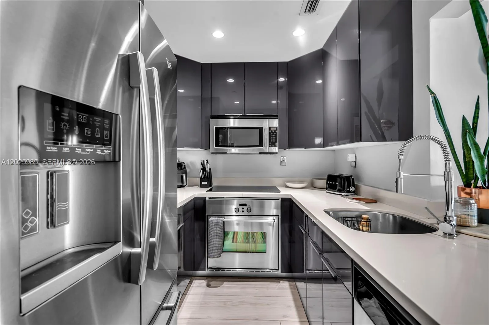 1000 West Ave # PH23, Miami Beach, FL 33139 photo 8
