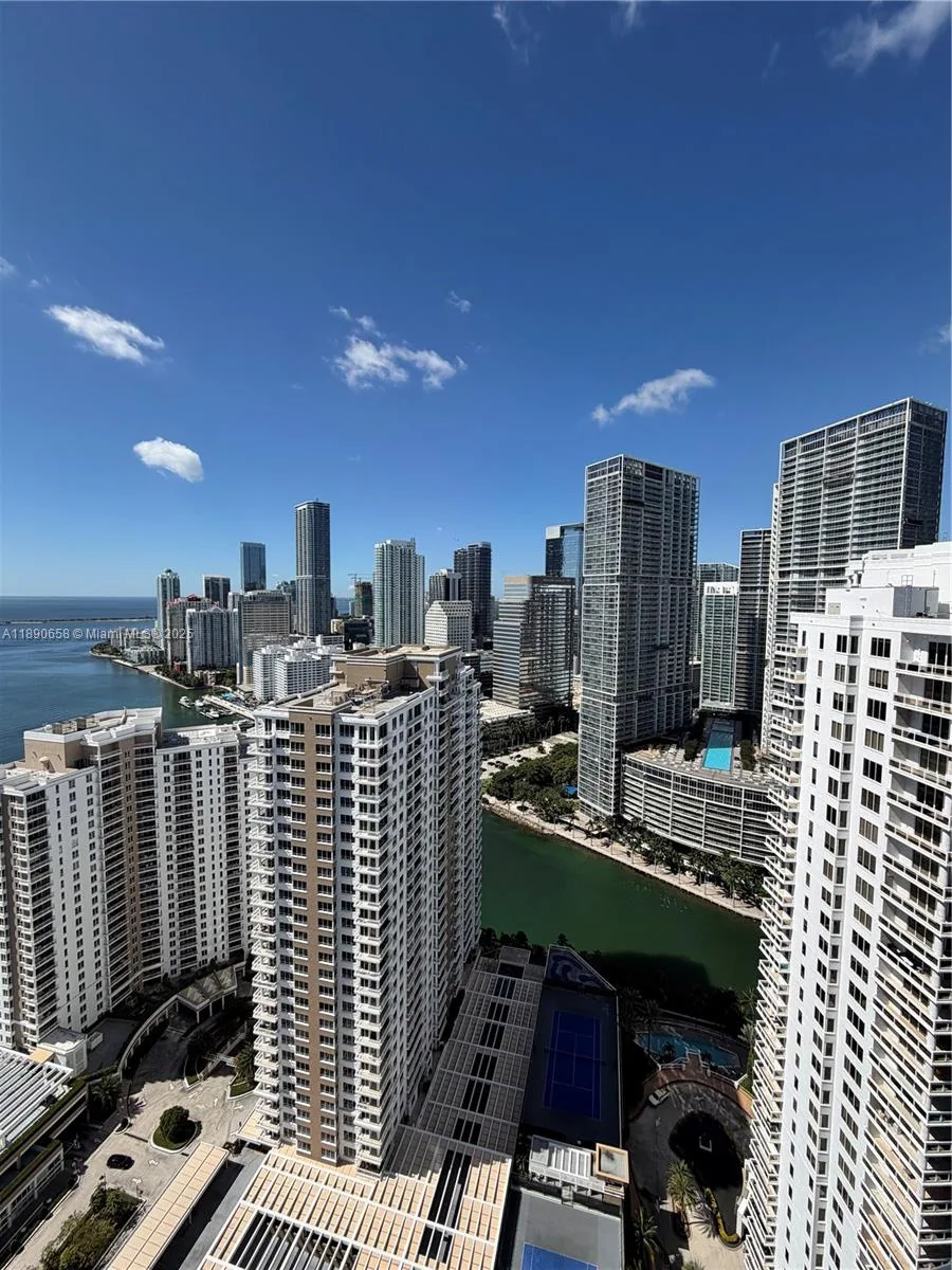 900 Brickell Key Blvd # 3205, Miami, FL 33131