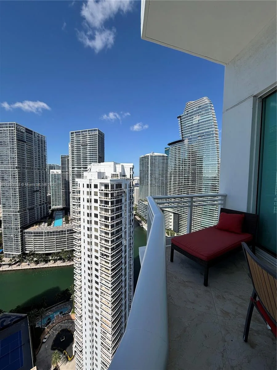 900 Brickell Key Blvd # 3205, Miami, FL 33131 photo 2