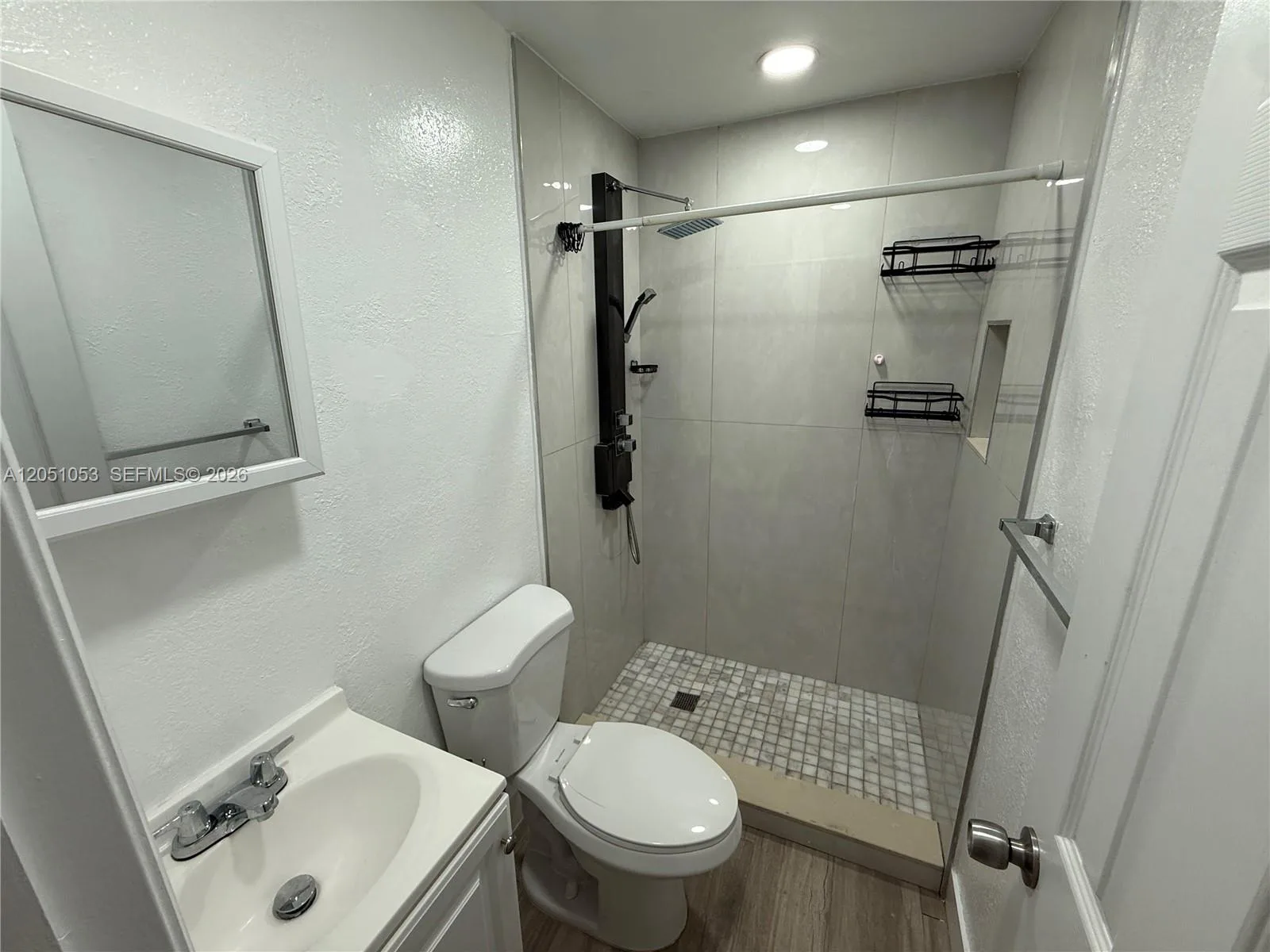 2001 SW 82nd Pl # ADU, Miami, FL 33155 photo 4