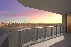17301 Biscayne Blvd # 2310, North Miami Beach, FL 33160