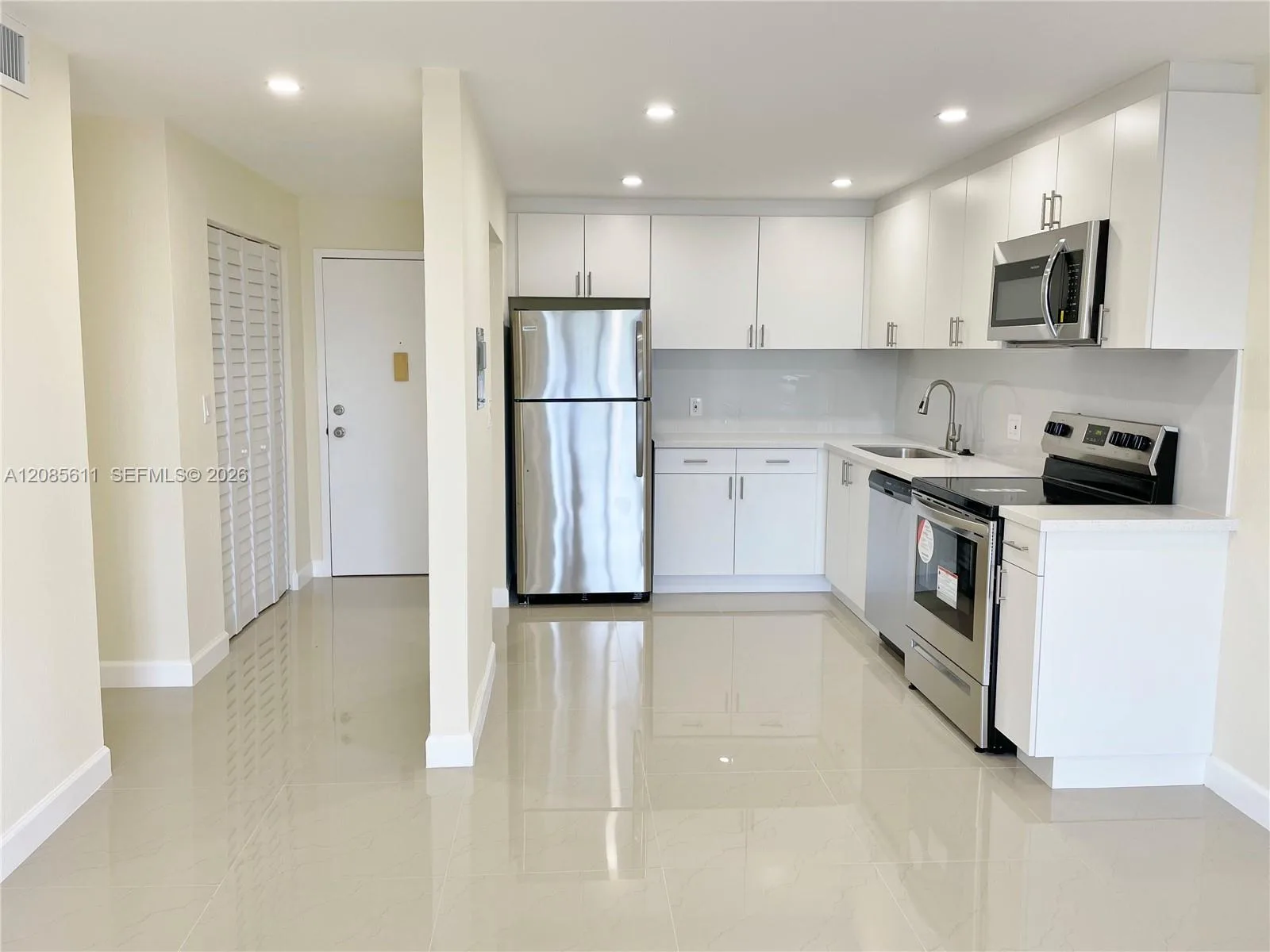 16851 NE 23rd Ave # A411, North Miami Beach, FL 33160