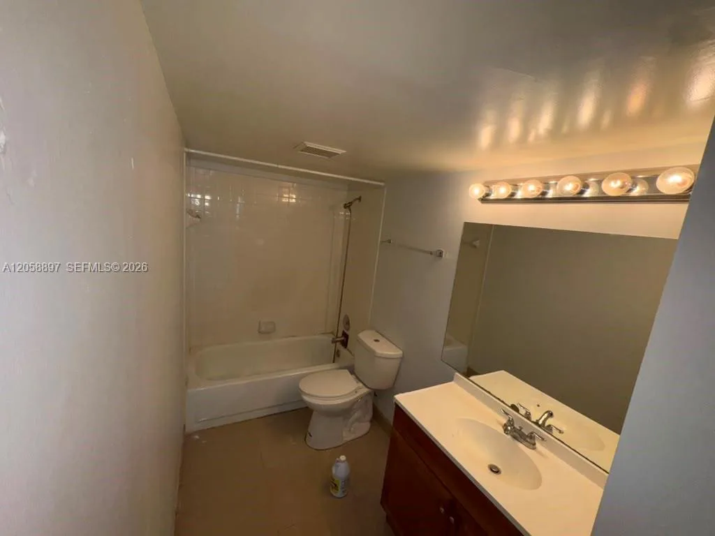 3461 NW 44th St # 102, Oakland Park, FL 33309 photo 6