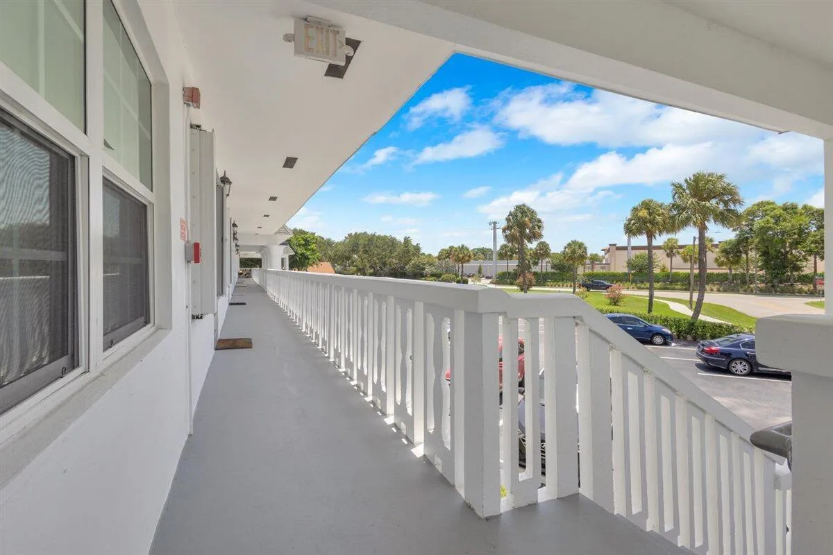 10000 Meridian Way N # 15, Palm Beach Gardens, FL 33410 photo 3