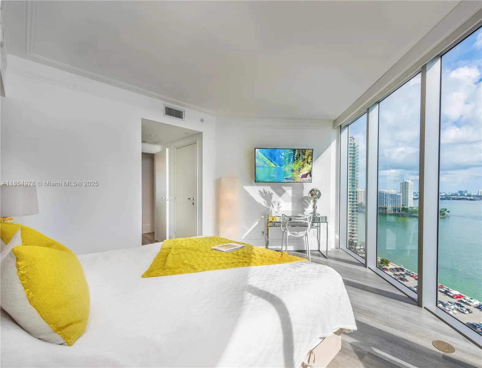 1300 Brickell Bay Dr # 1909, Miami, FL 33131 photo 11