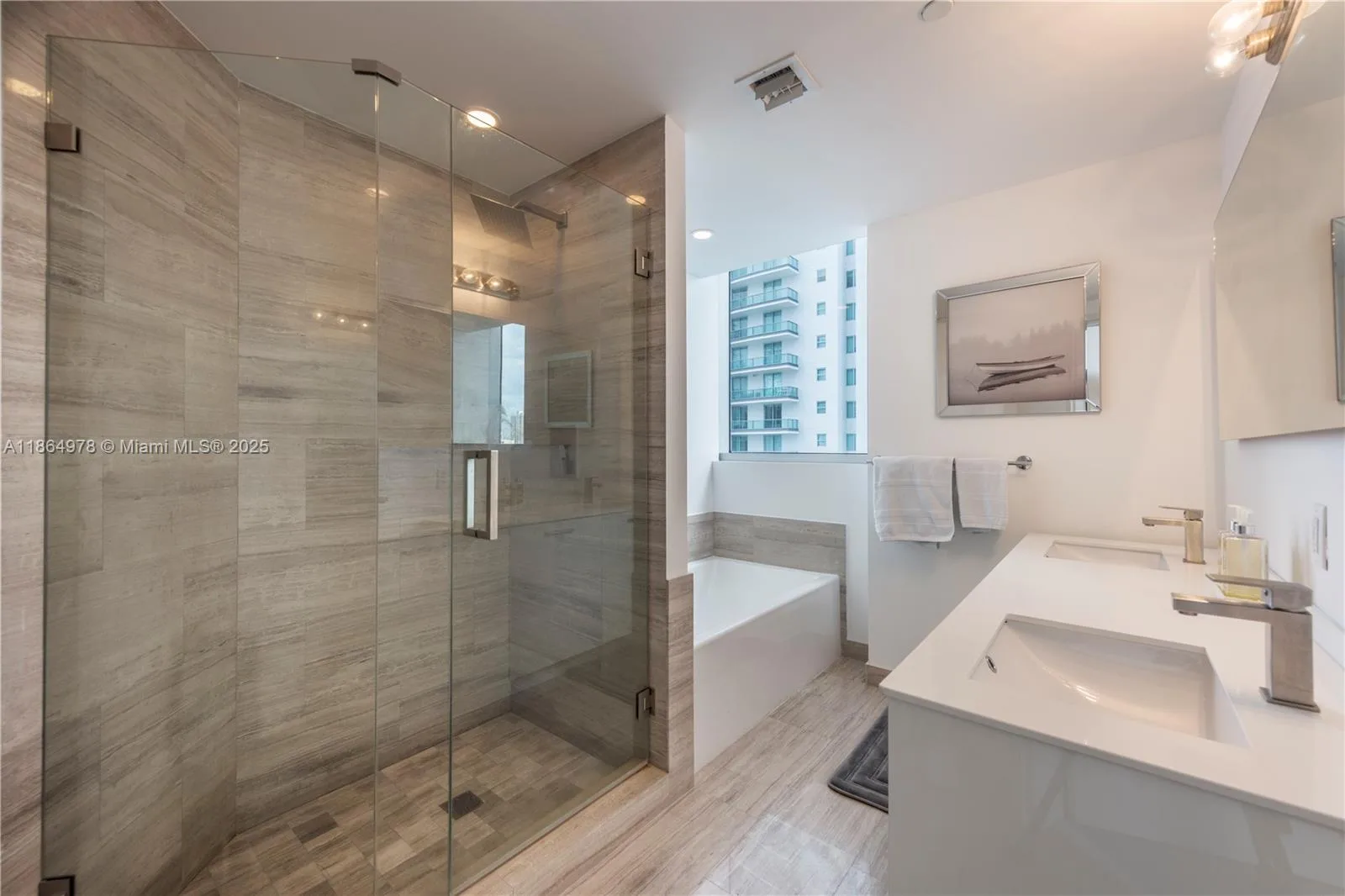 1300 Brickell Bay Dr # 1909, Miami, FL 33131 photo 13