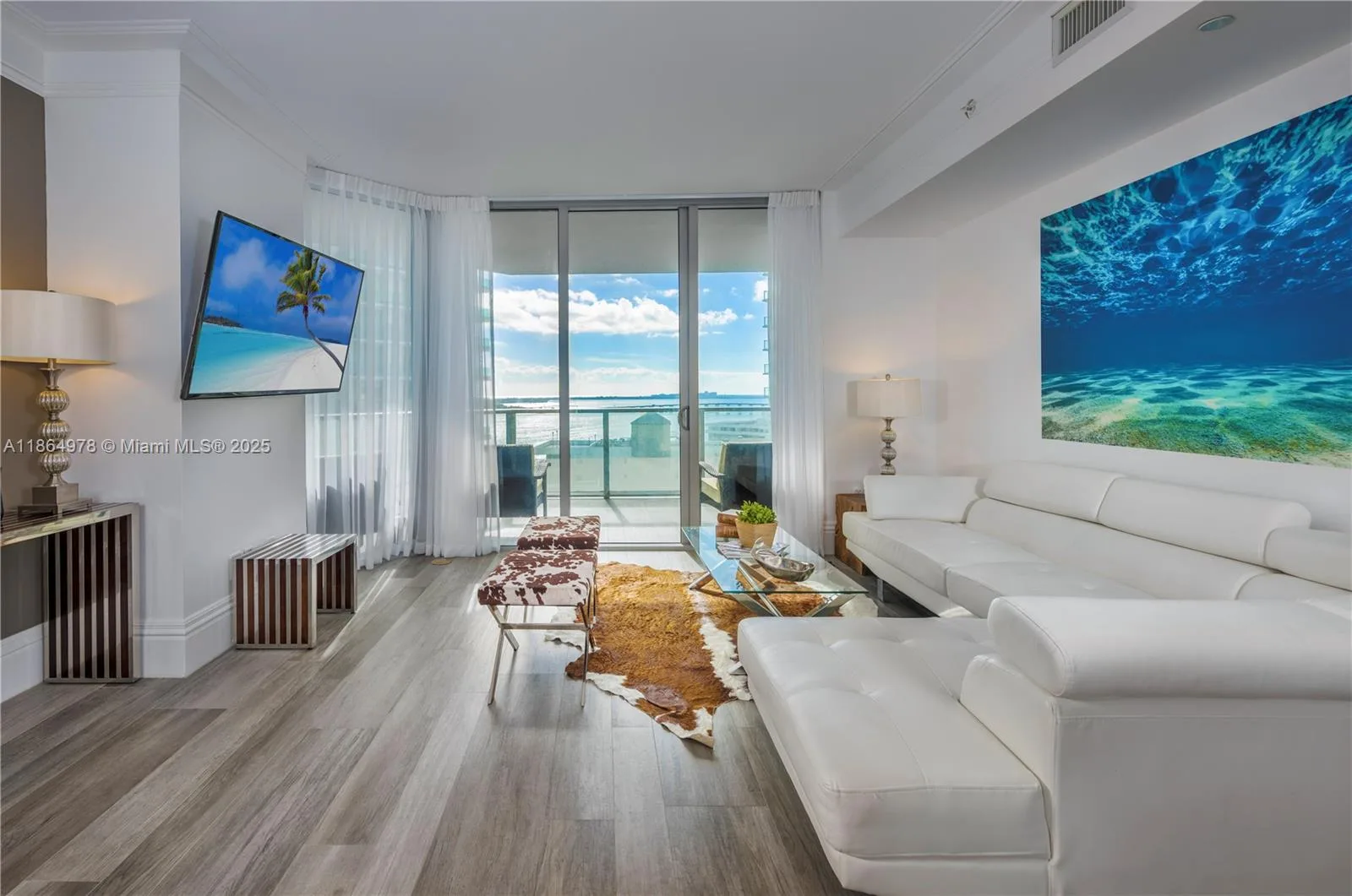 1300 Brickell Bay Dr # 1909, Miami, FL 33131 photo 2