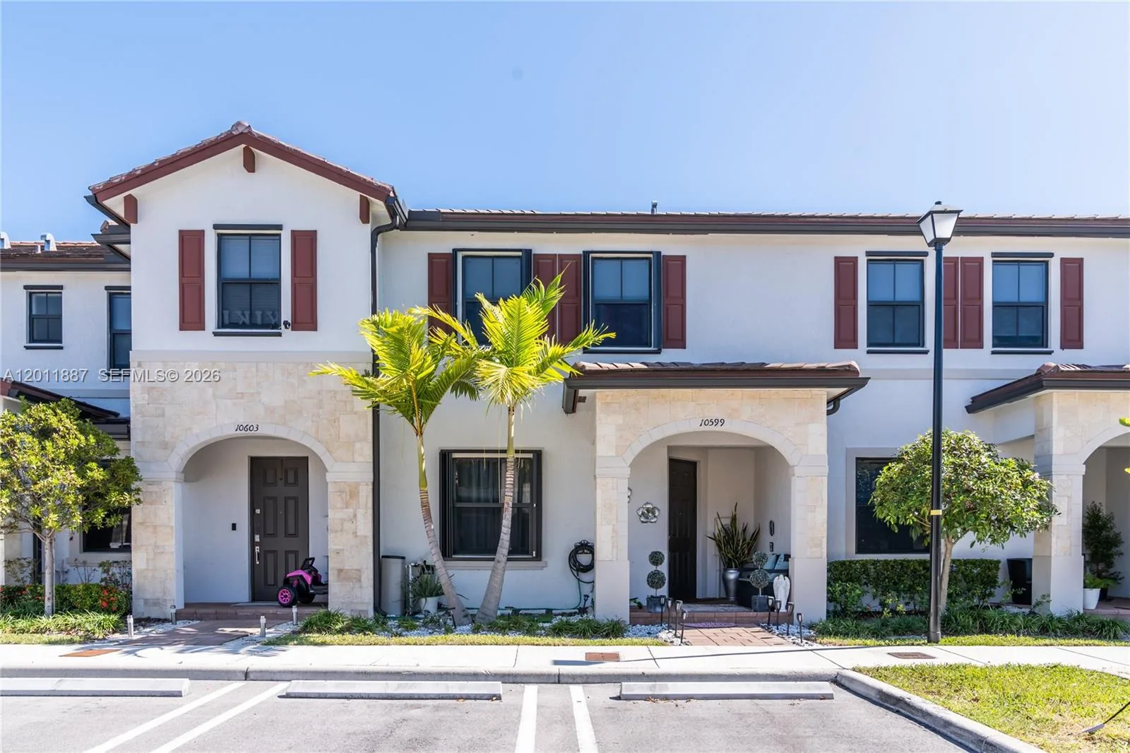 10599 W 33rd Ct, Hialeah, FL 33018