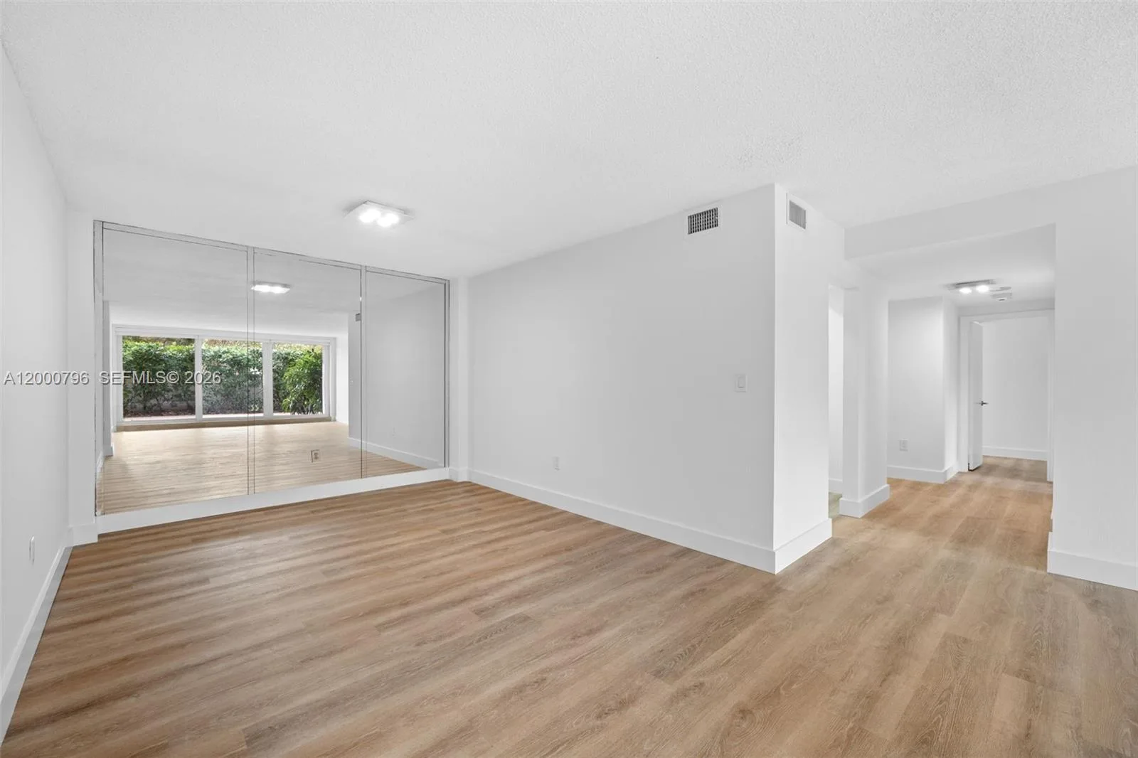 177 Ocean Lane Dr # 106, Key Biscayne, FL 33149 photo 3