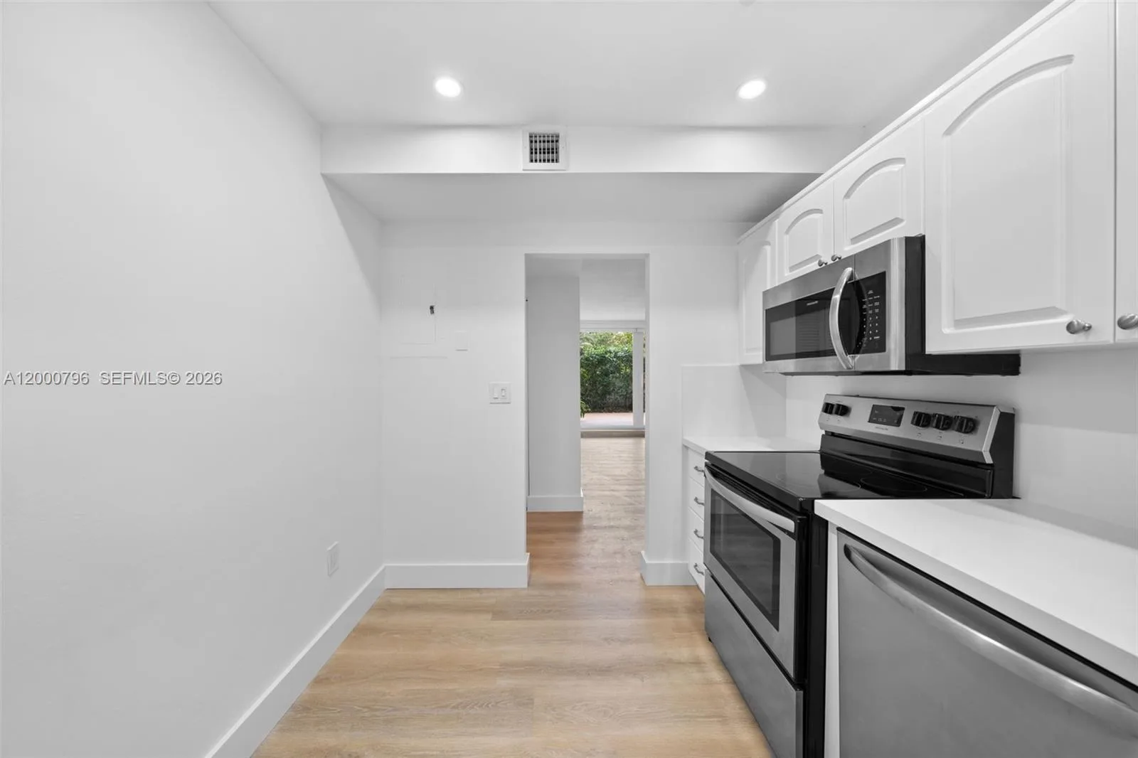 177 Ocean Lane Dr # 106, Key Biscayne, FL 33149 photo 9