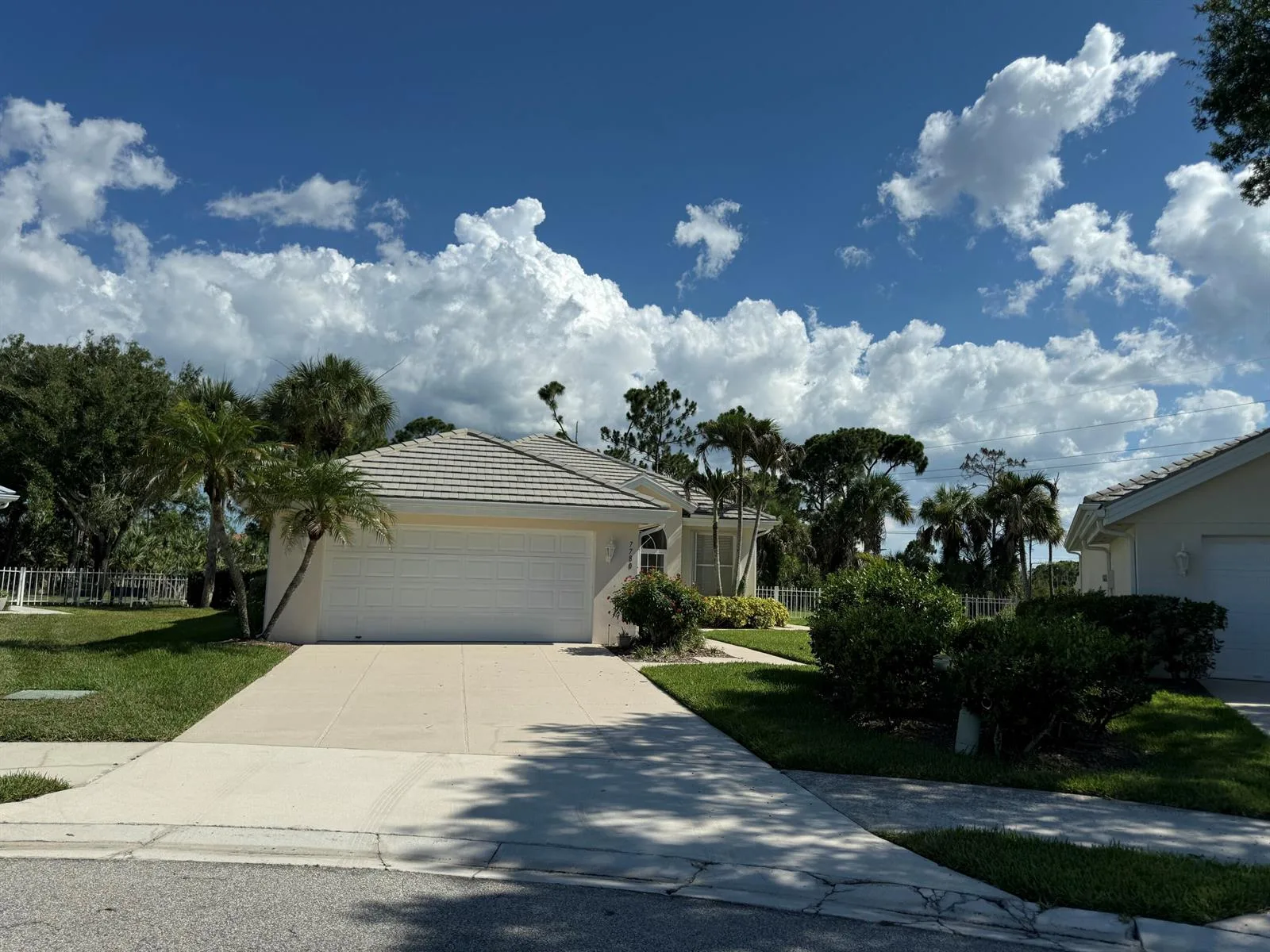 7780 SE Needle Palm Circle, Hobe Sound, FL 33455 photo 2