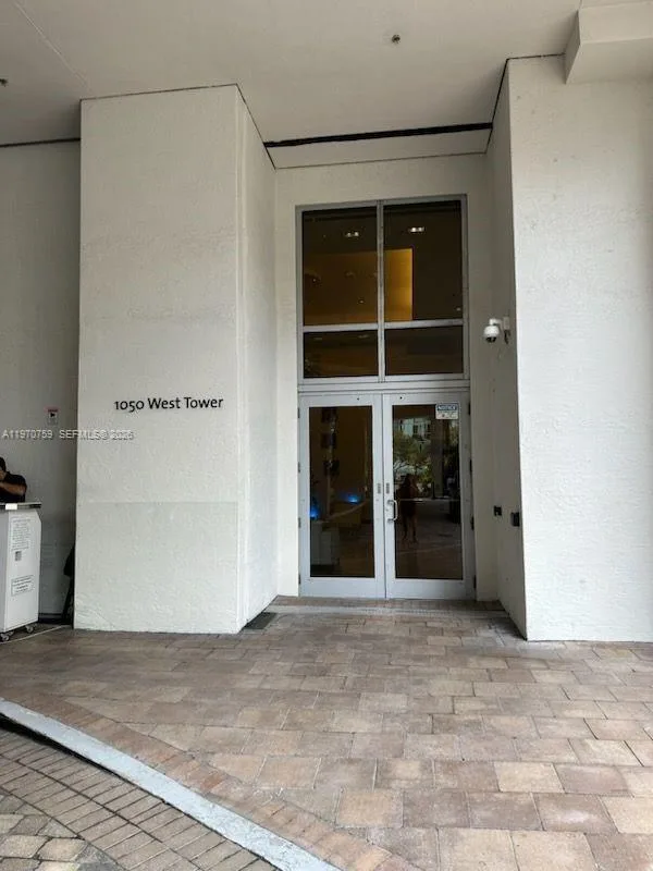 1050 Brickell Ave # 1014, Miami, FL 33131 photo 2