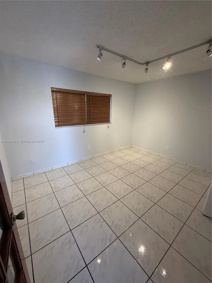 8625 NW 8th St # 420, Miami, FL 33126 photo 12