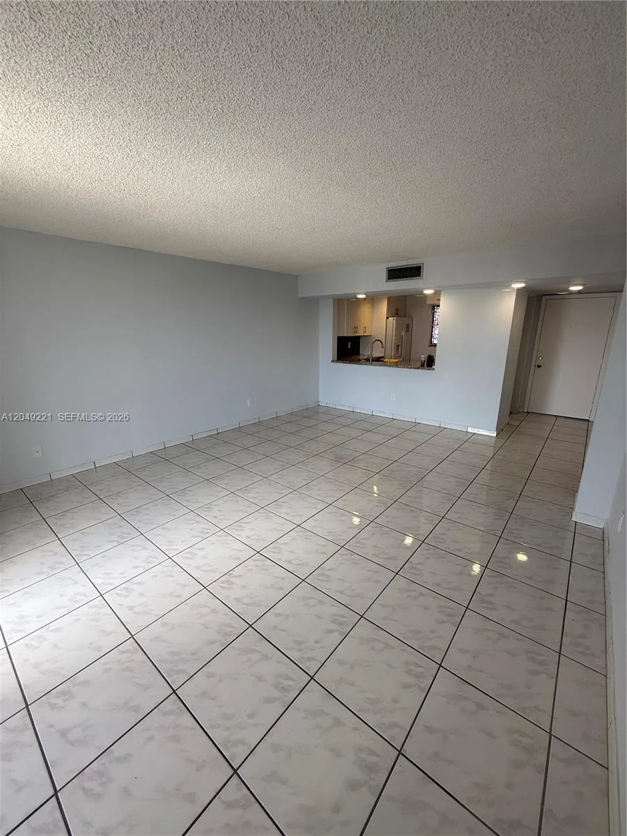 8625 NW 8th St # 420, Miami, FL 33126 photo 3