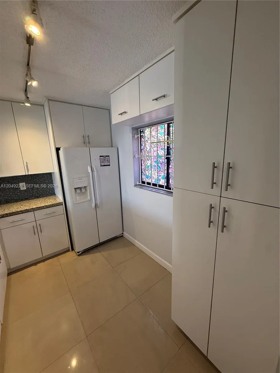 8625 NW 8th St # 420, Miami, FL 33126 photo 6