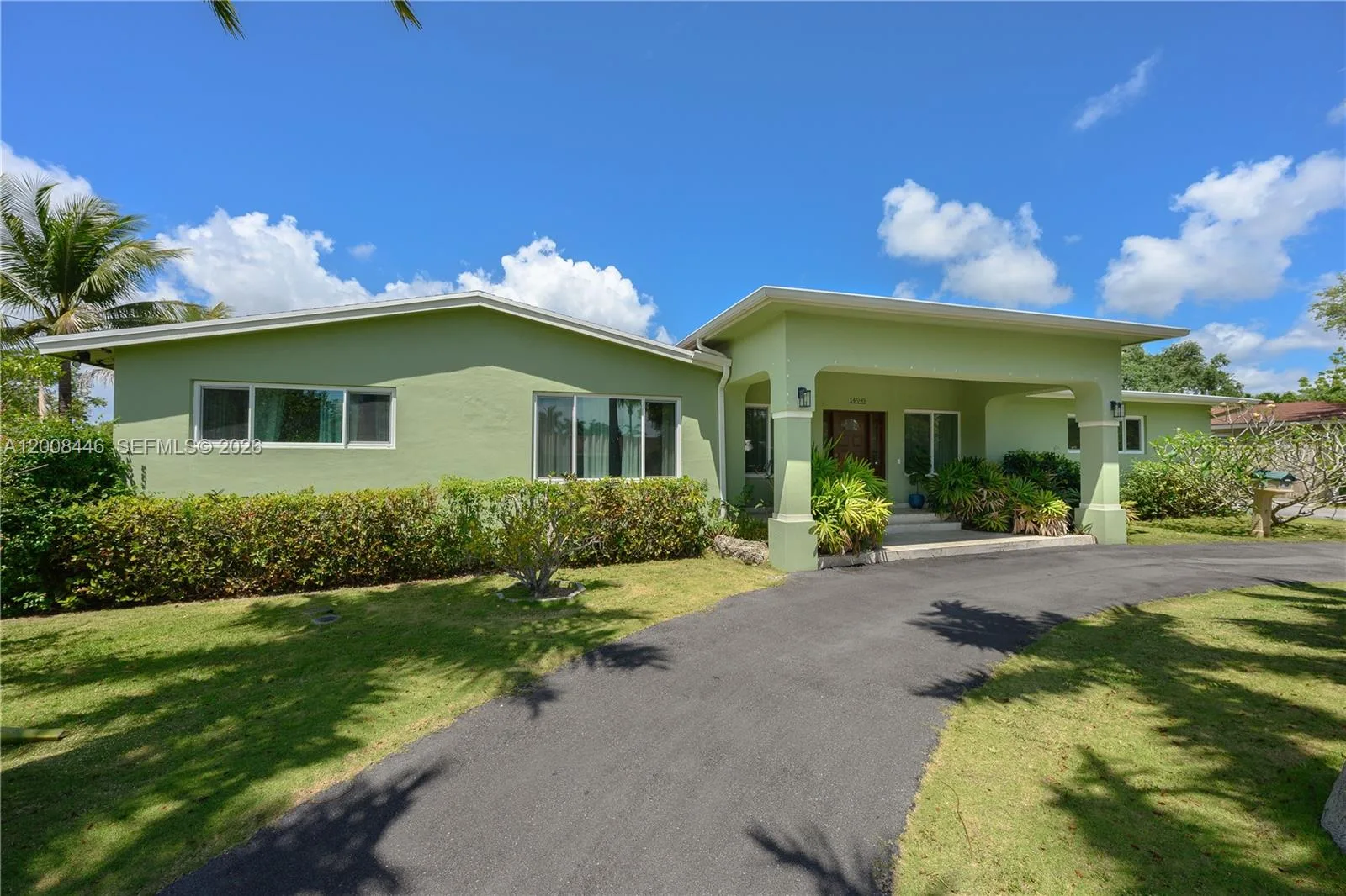 14590 SW 84th Ct, Palmetto Bay, FL 33158 photo 2