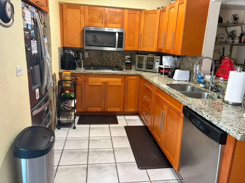 10501 NW 35th Place, Miami, FL 33147 photo 2