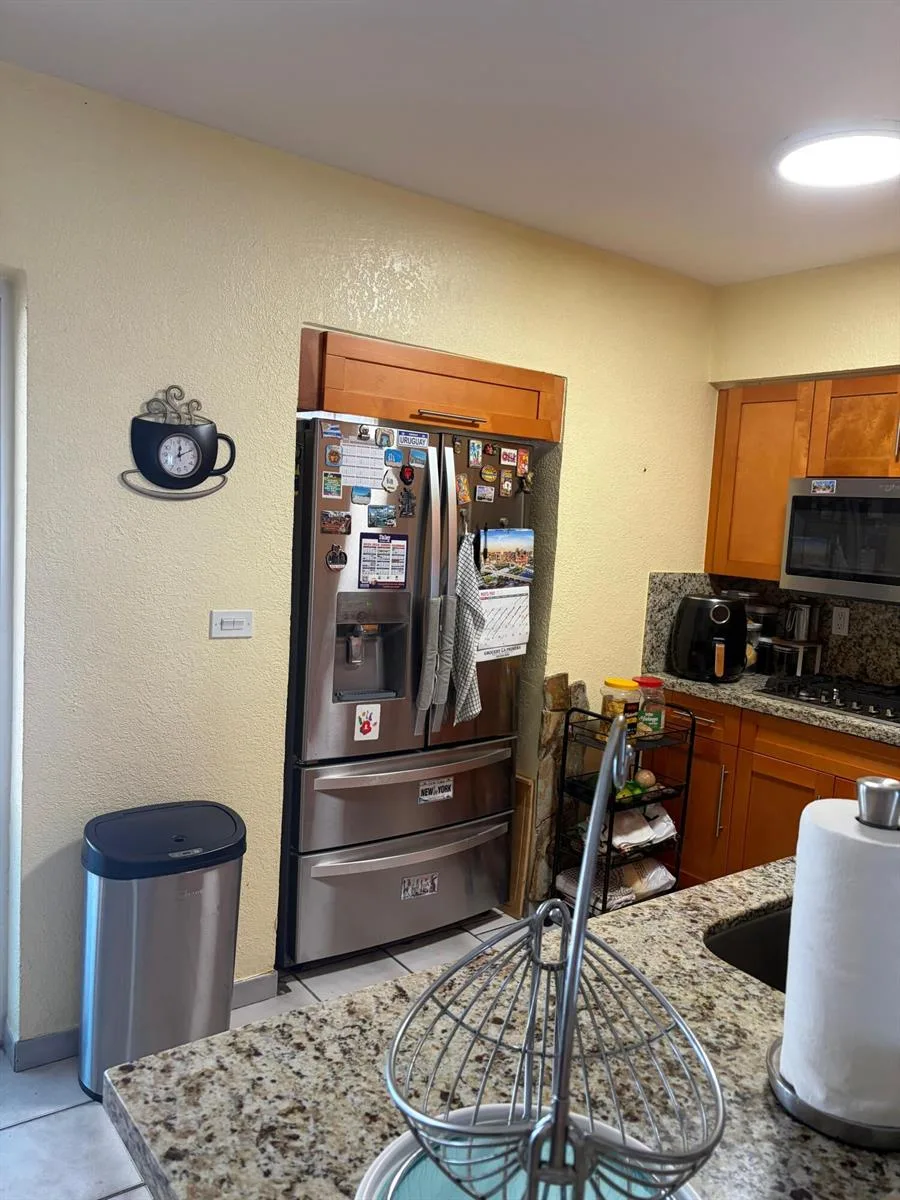 10501 NW 35th Place, Miami, FL 33147 photo 3