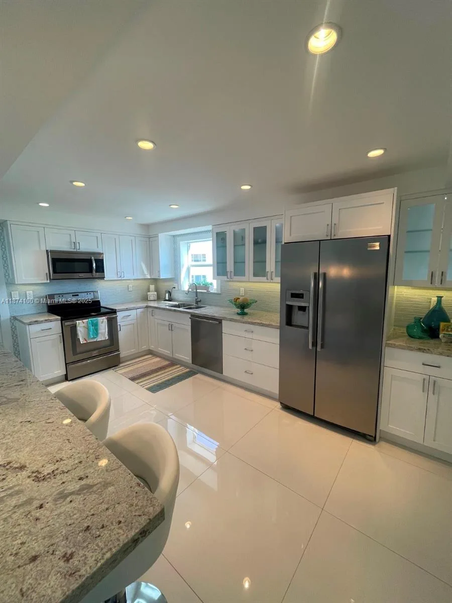 5001 Collins Ave # 14A, Miami Beach, FL 33140 photo 8