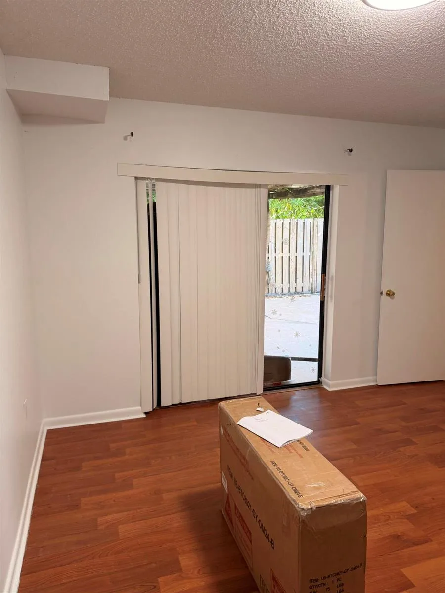 1421 14TH Lane # D, FL 33463 photo 10