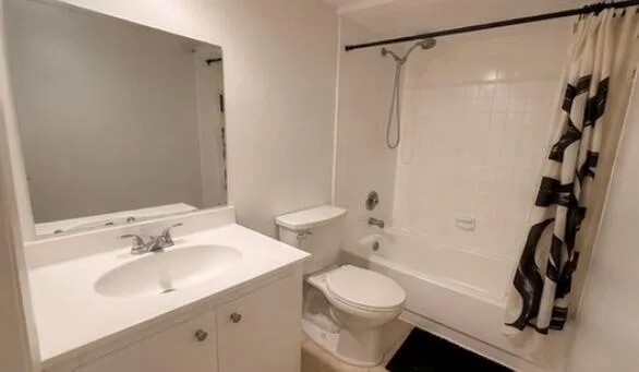 1421 14TH Lane # D, FL 33463 photo 8