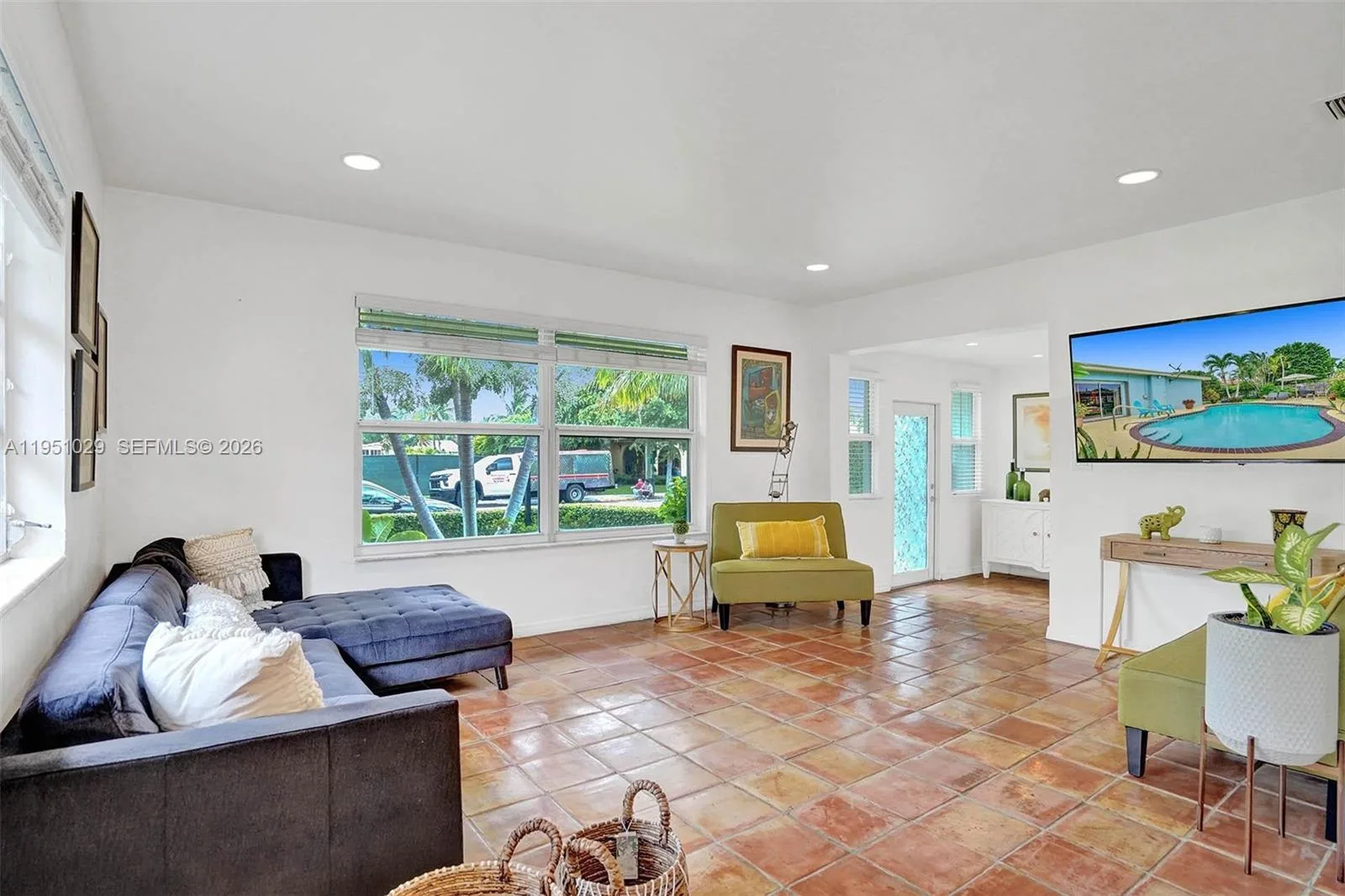 7525 W Treasure Dr, North Bay Village, FL 33141 photo 7