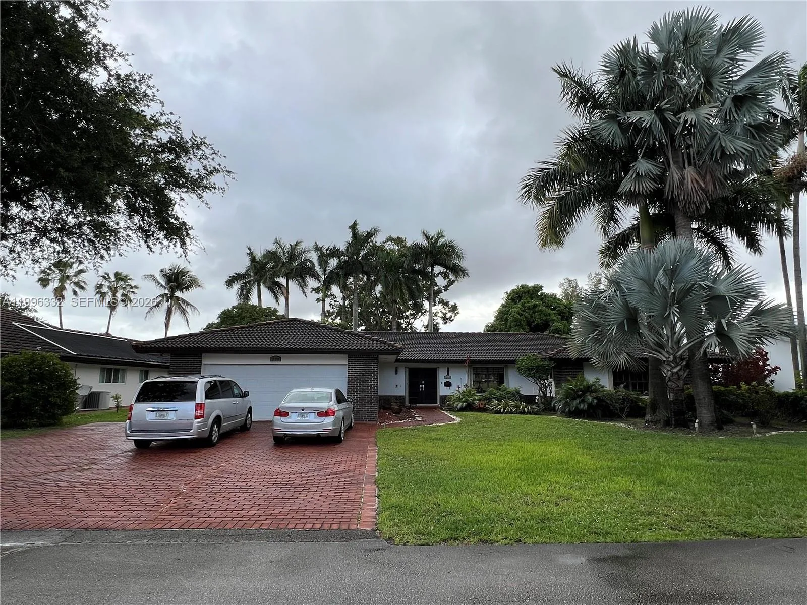 19265 E Saint Andrews Dr, Hialeah, FL 33015 photo 4