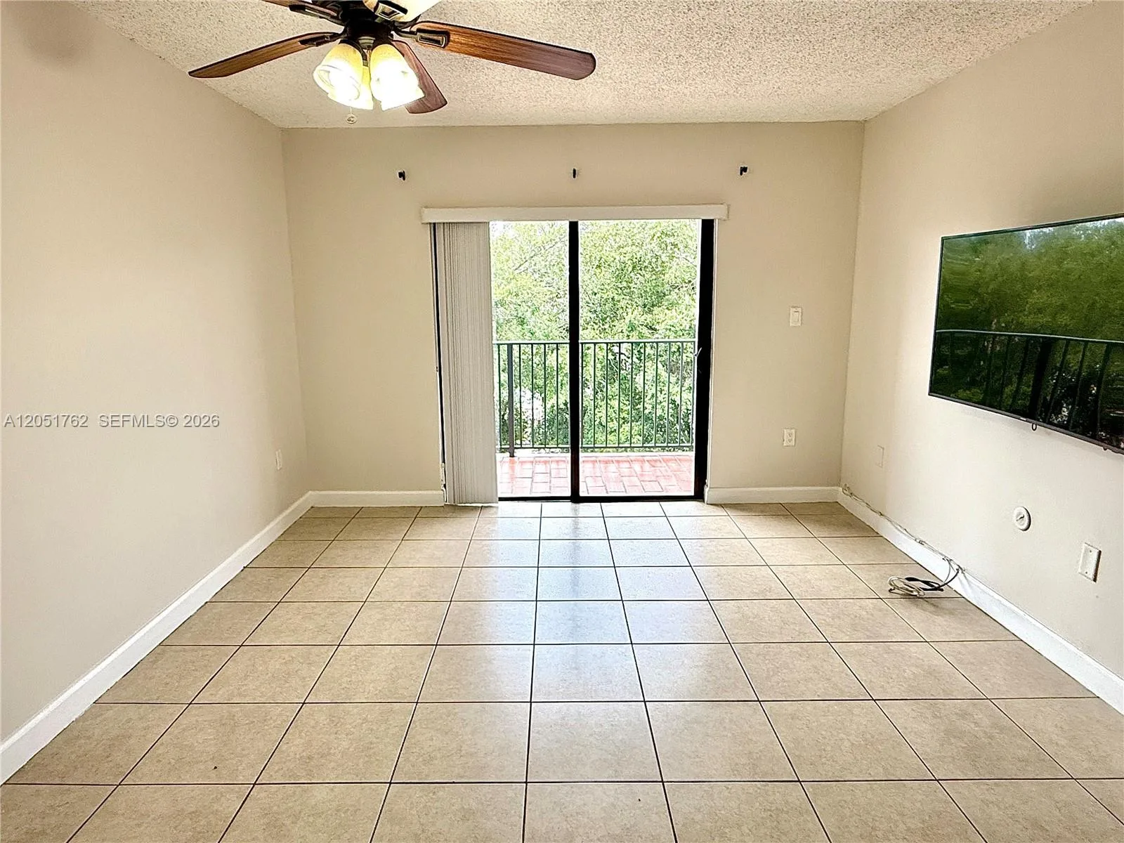 5765 W 25th Ct # 402, Hialeah, FL 33016 photo 2