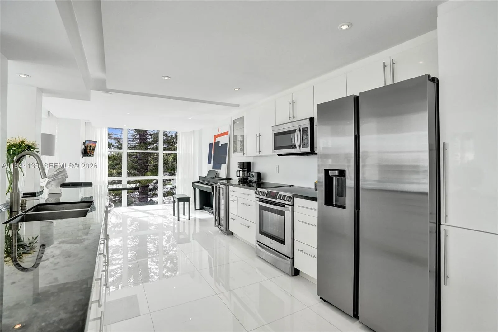 1000 Parkview Dr # 330, Hallandale Beach, FL 33009 photo 2