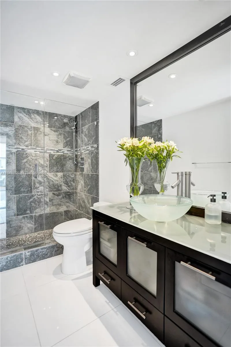 1000 Parkview Dr # 330, Hallandale Beach, FL 33009 photo 5