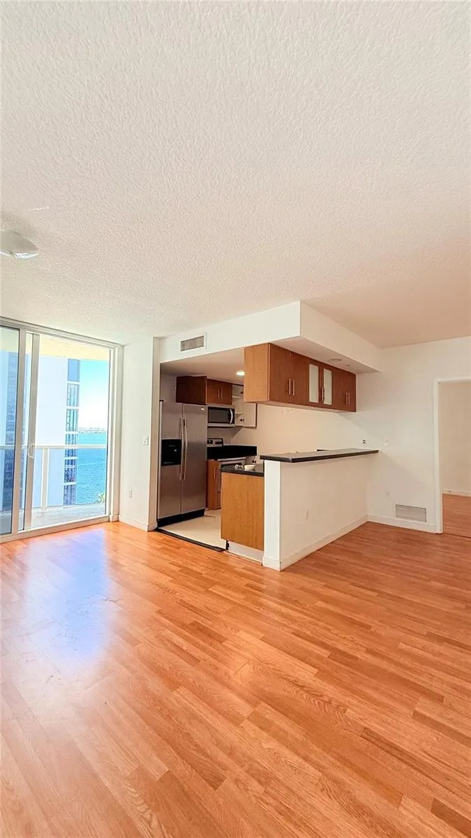 601 NE 23rd Street # 902, Miami, FL 33137
