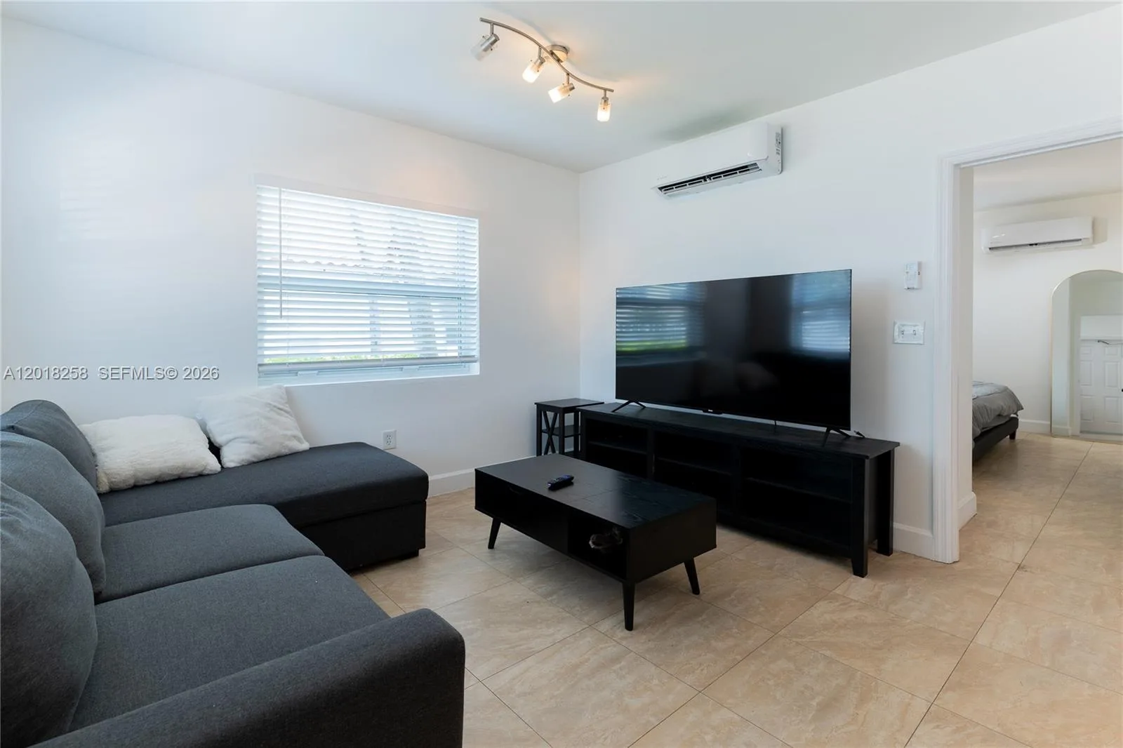 335 Georgia St, Hollywood, FL 33019 photo 8