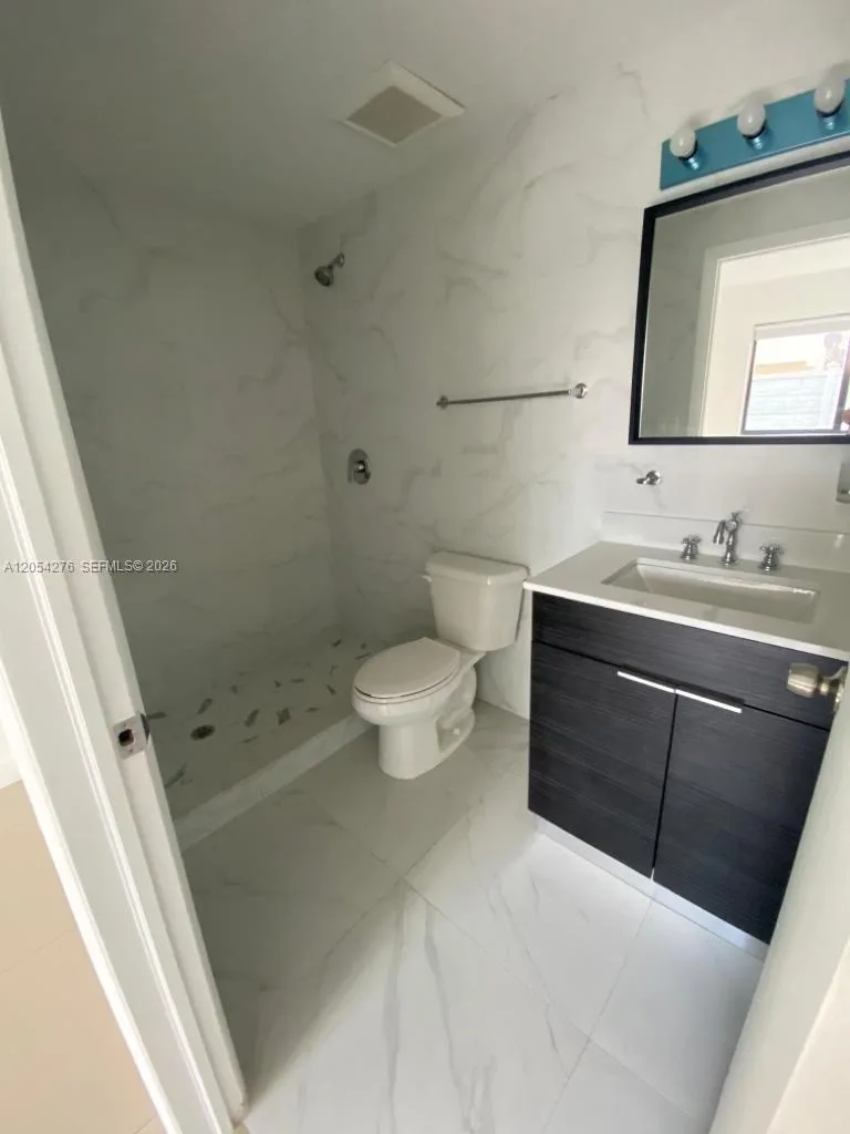 423 E 27th St # 201, Hialeah, FL 33013 photo 11