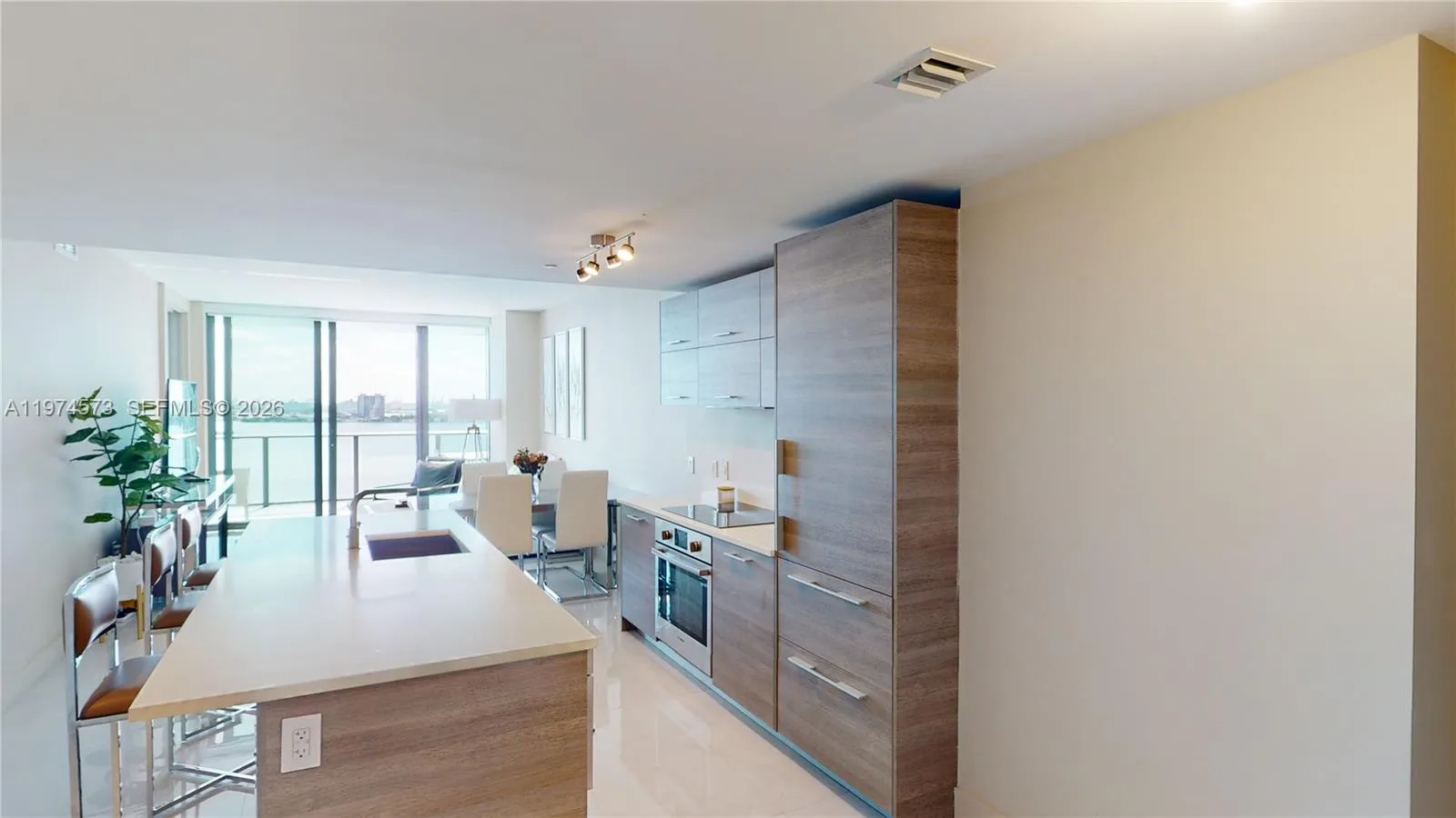 650 NE 32nd St # 2005, Miami, FL 33137 photo 10