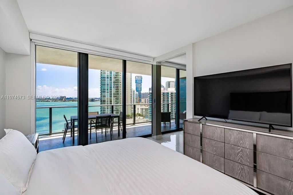 650 NE 32nd St # 2005, Miami, FL 33137 photo 13