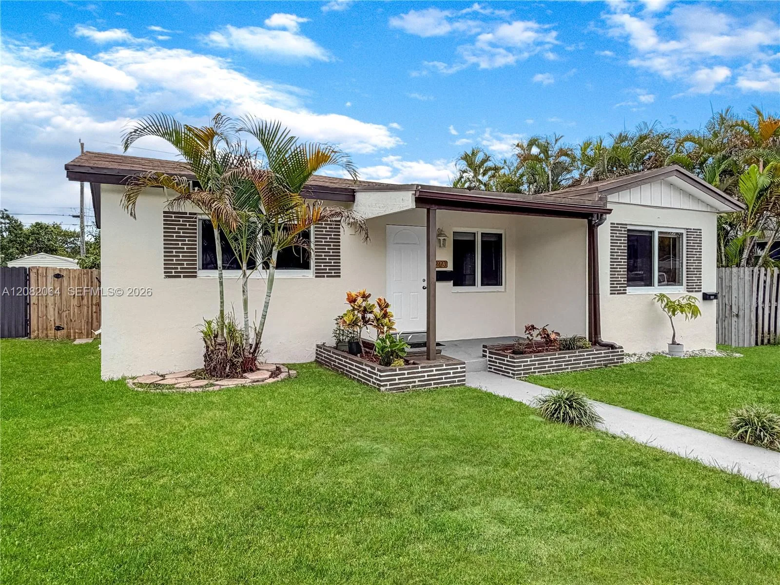 2728 Dewey St, Hollywood, FL 33020
