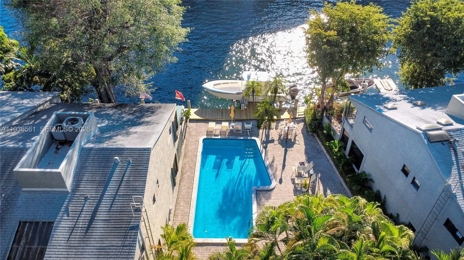1000 NW N River Dr # 20, Miami, FL 33136