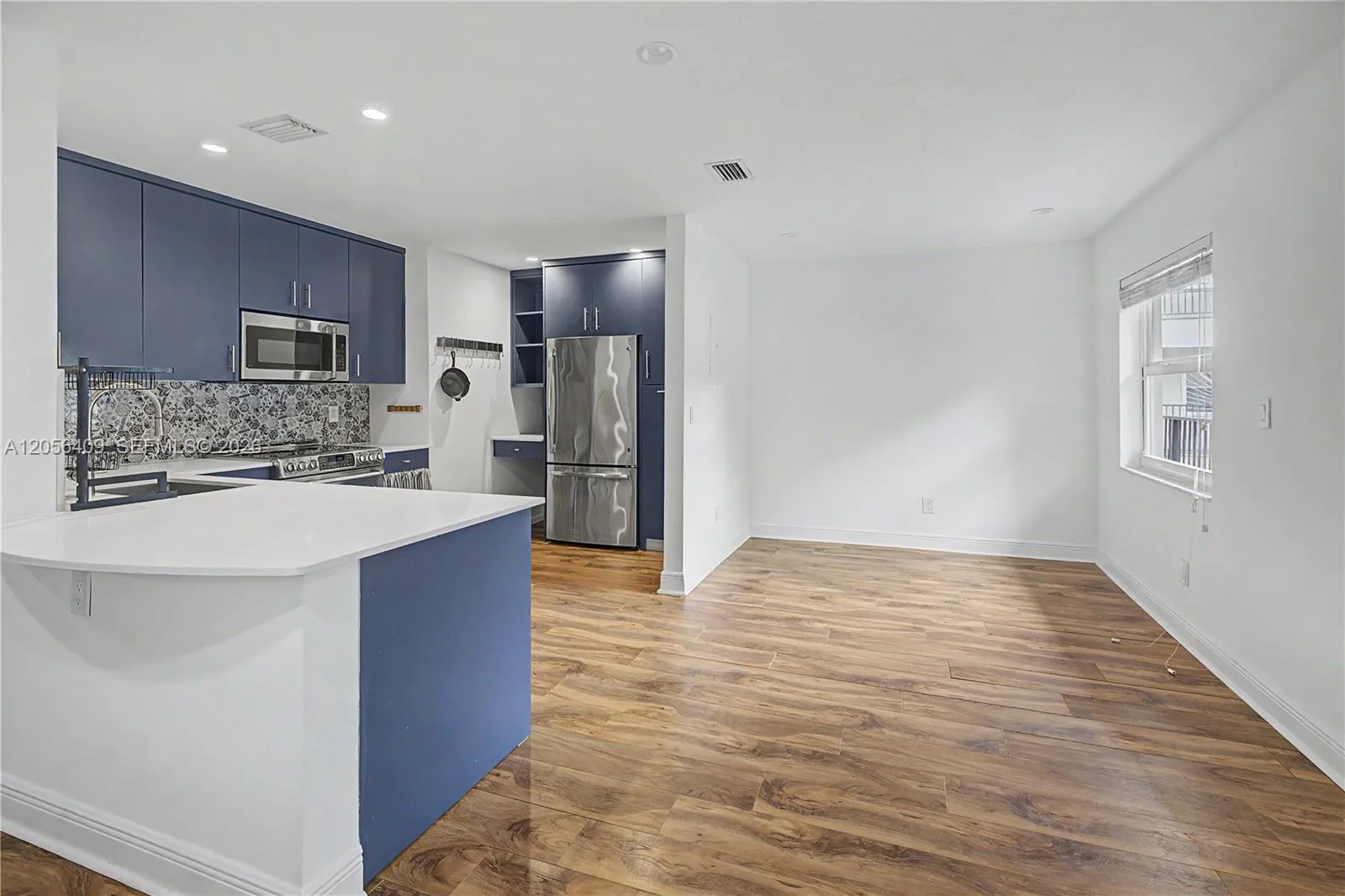 6815 Edgewater Dr # 201, Coral Gables, FL 33133 photo 3