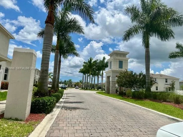 754 SE 19th St, Homestead, FL 33034 photo 3