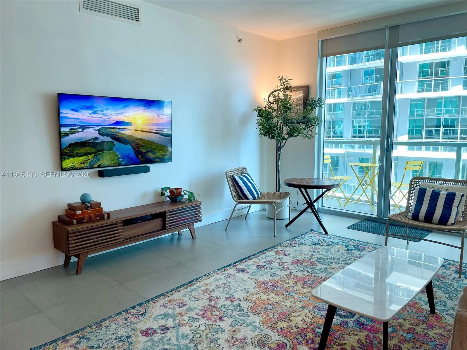 55 SE 6th St # 1407, Miami, FL 33131 photo 2