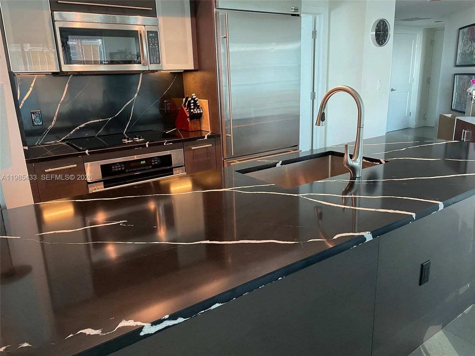 55 SE 6th St # 1407, Miami, FL 33131 photo 5