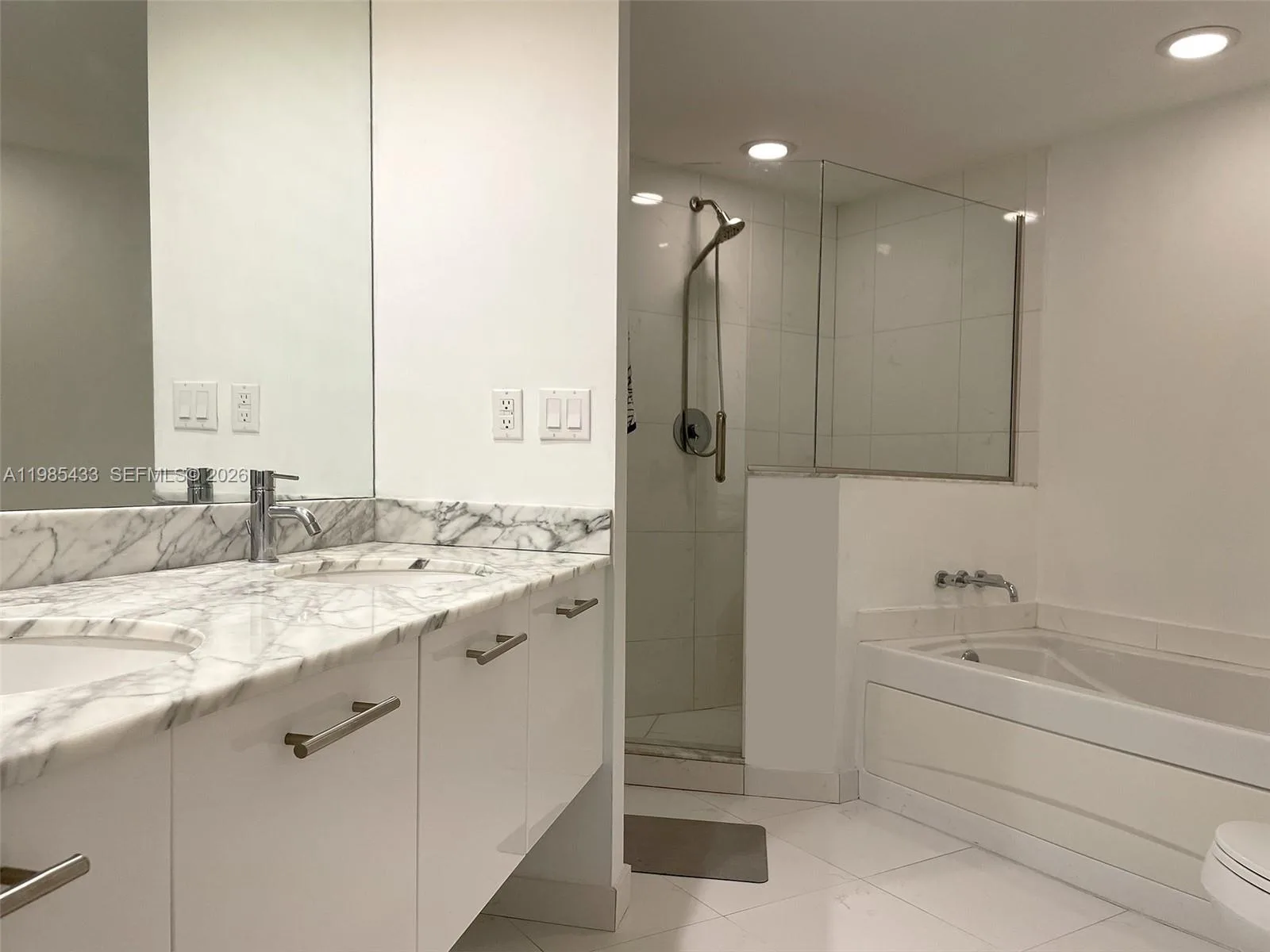55 SE 6th St # 1407, Miami, FL 33131 photo 9