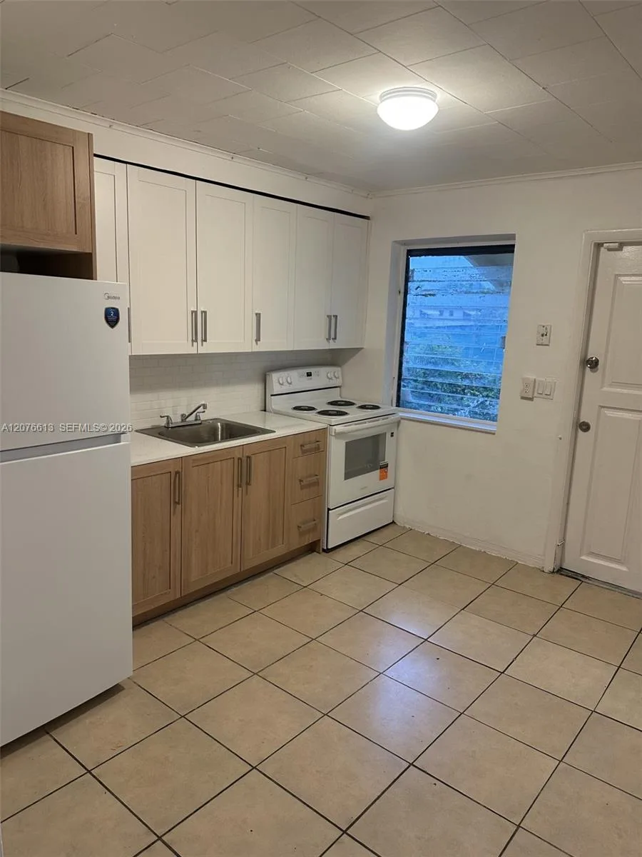 409 SW 4th Ter # w, Hallandale Beach, FL 33009