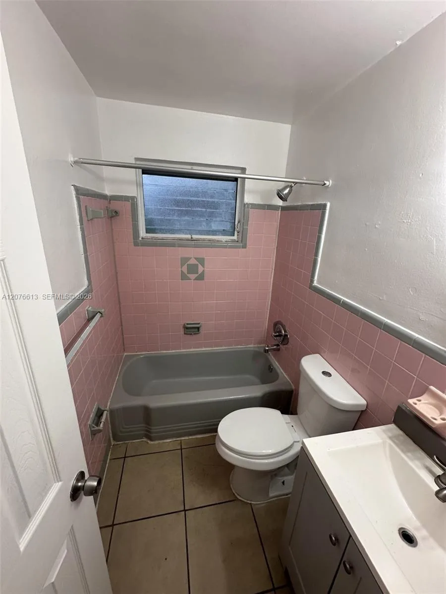 409 SW 4th Ter # w, Hallandale Beach, FL 33009 photo 4
