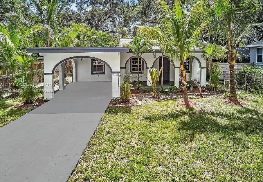 936 NE 132nd St, North Miami, FL 33161 photo 4
