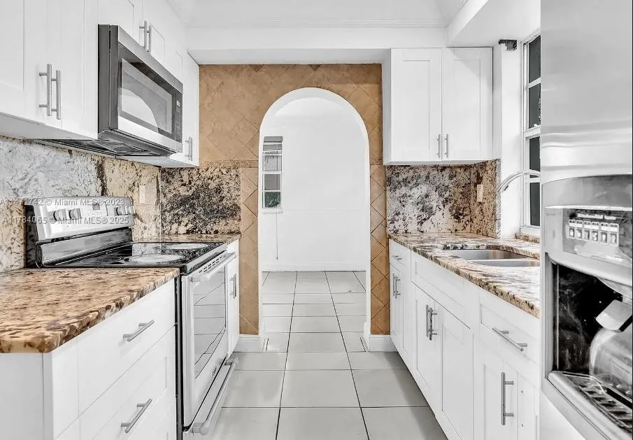 936 NE 132nd St, North Miami, FL 33161 photo 9