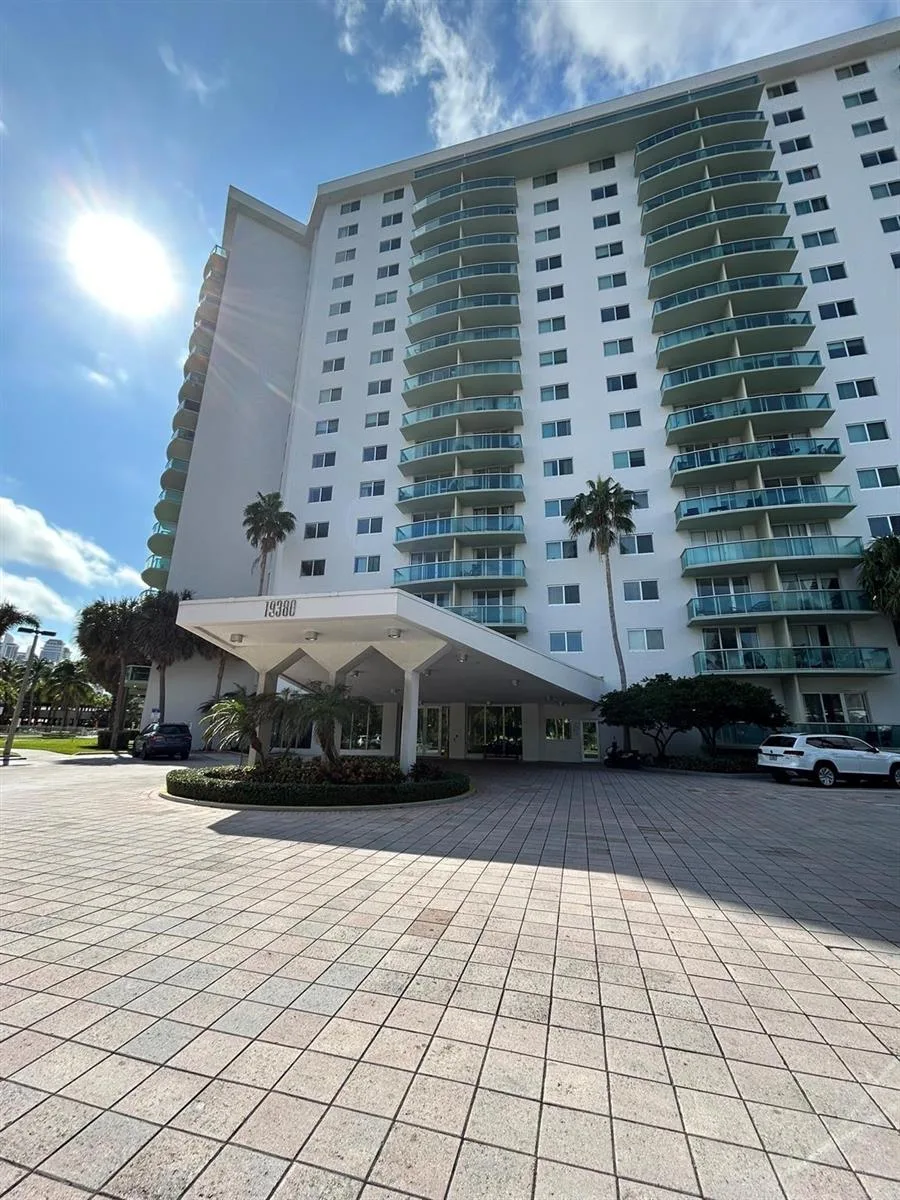 19380 Collins Avenue # 615, Sunny Isles Beach, FL 33160