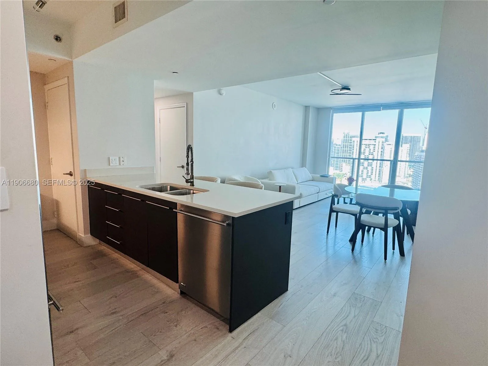 500 Brickell Ave # 3803, Miami, FL 33131 photo 2